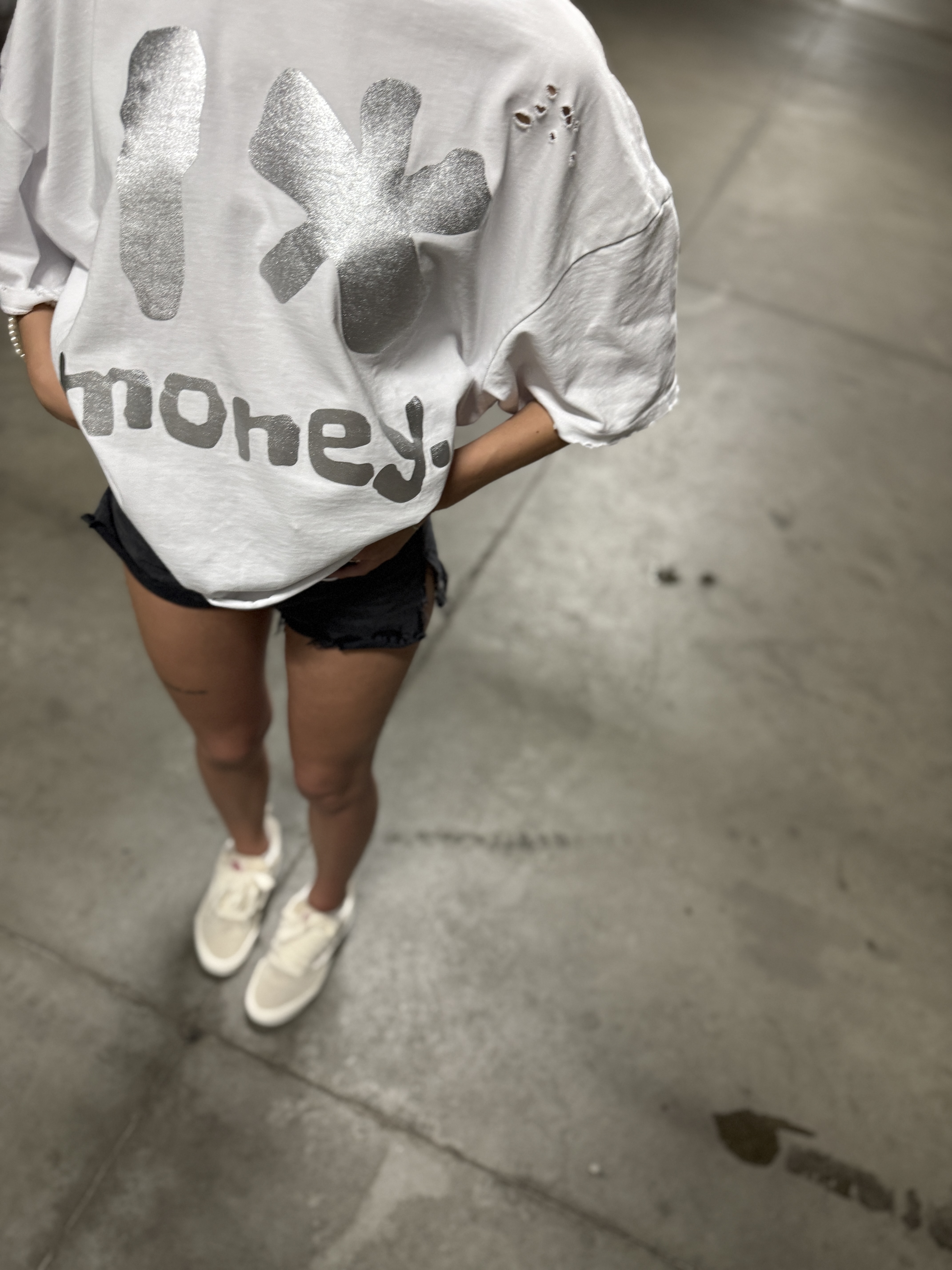 tee front view